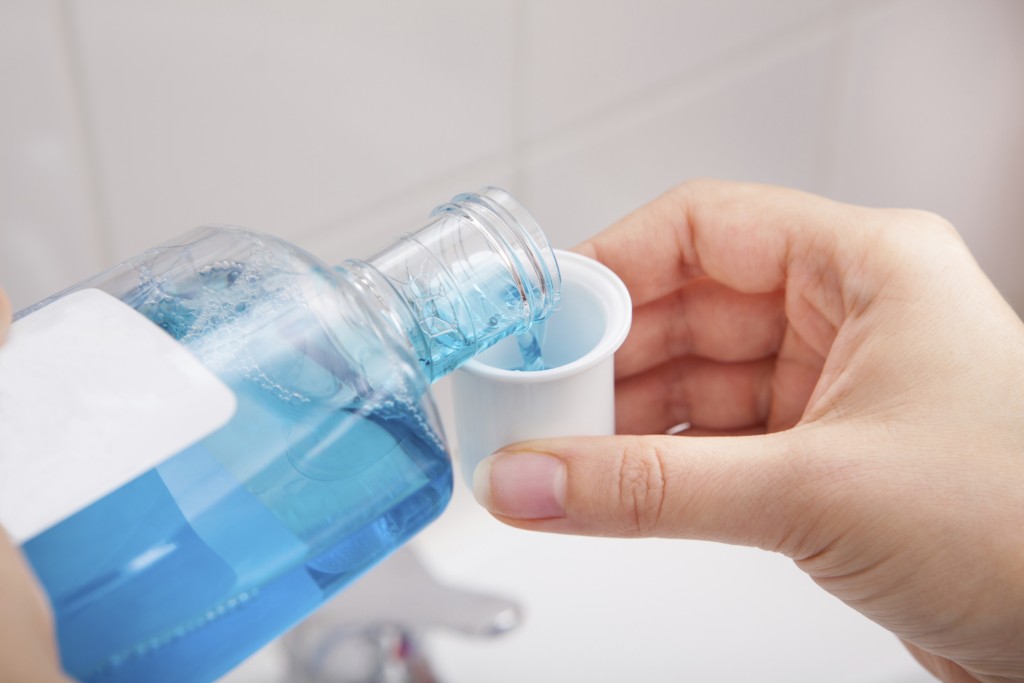 L’efficacité du rince-bouche sur la mauvaise haleine