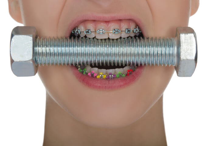 The hardness of the tooth thanks to the enamel